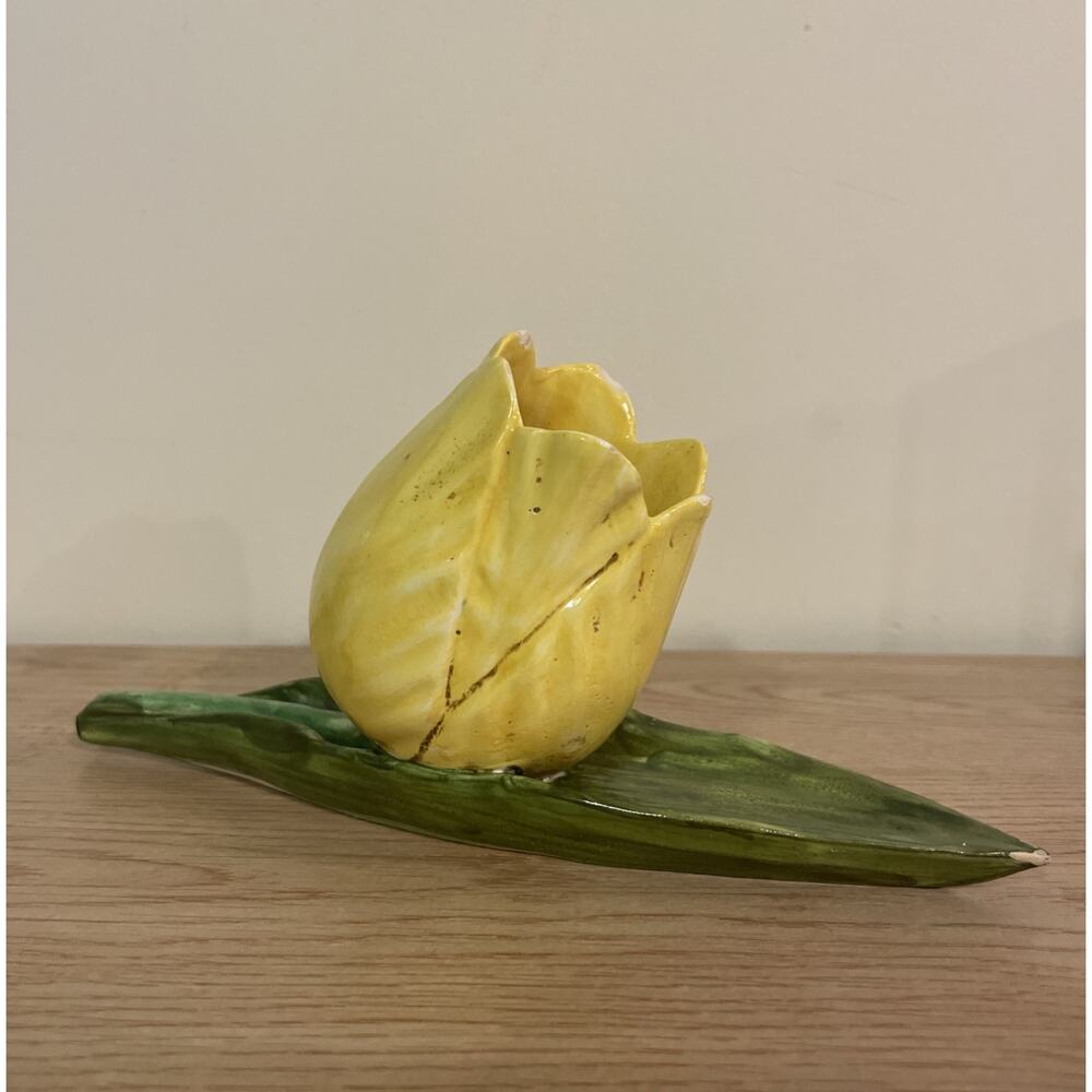 VTG 8” Capodimonte Style Yellow Tulip Porcelain Figurine Italy 620 READ